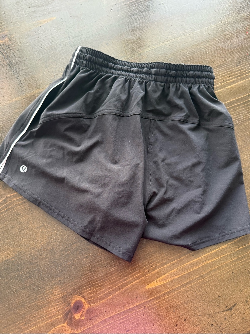 Court Rival 3inch inseam Lululemon size 2 - Picture 2 of 4